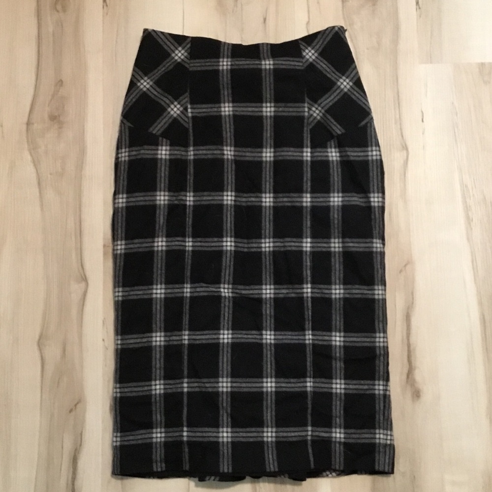 Body by Victoria Pencil skirt